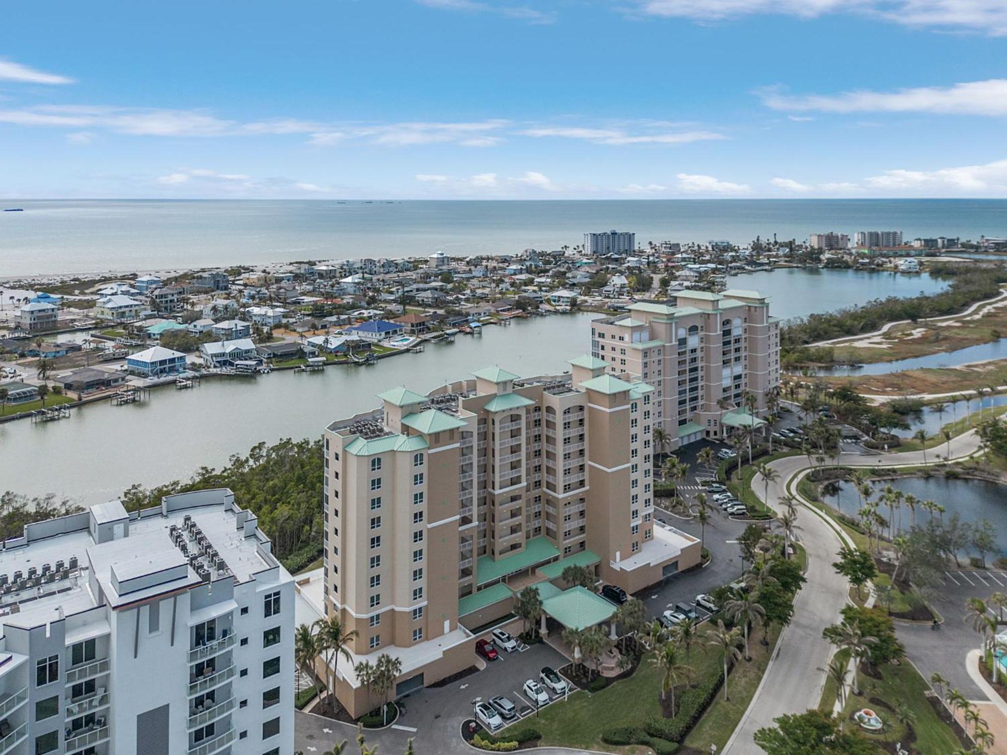 Waterfront Condo W/ Bay Views, Pool & Tennis Court Fort Myers Beach Exterior photo