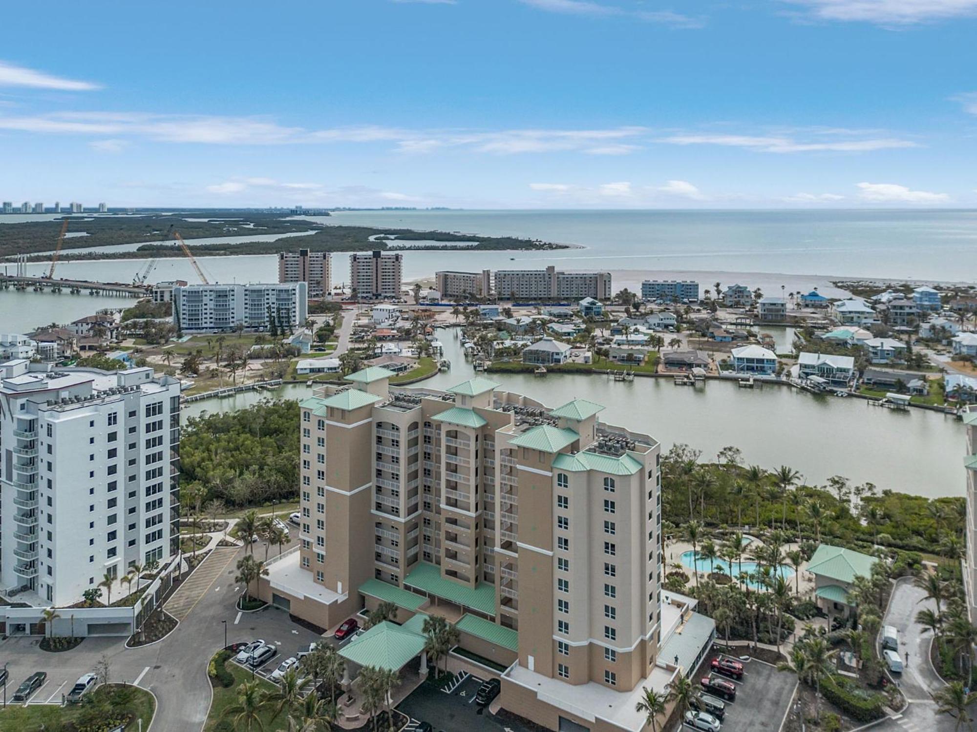 Waterfront Condo W/ Bay Views, Pool & Tennis Court Fort Myers Beach Exterior photo